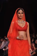 Model walk the ramp for Kay Jewels on Day 4 of IIJW 2013 on 7th Aug 2013 (42).JPG